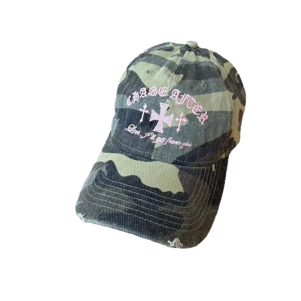 Niche vintage-style cross-embroidered camouflage baseball cap for women, versatile streetwear soft-top hat
