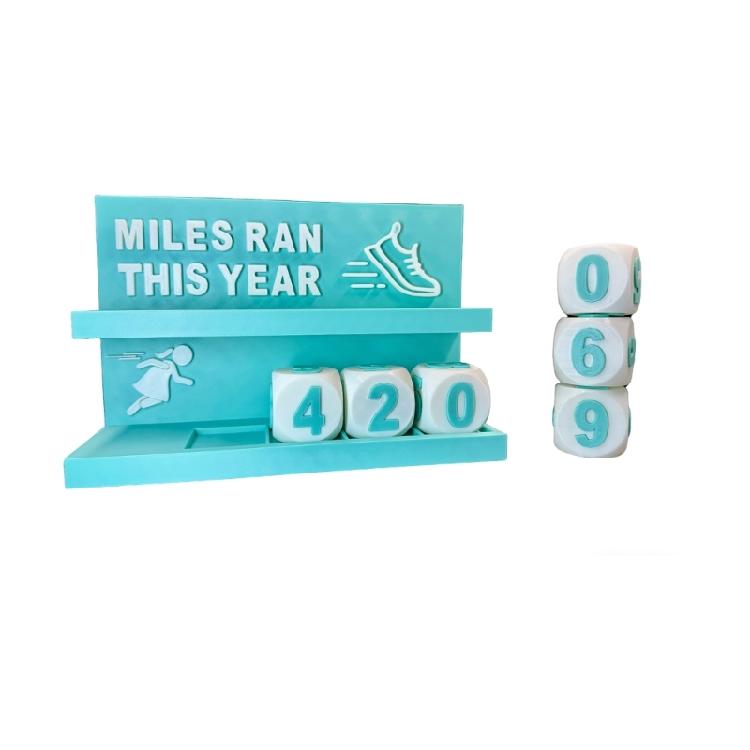 

Motivational Tool Runner Fitness Enthusiasts Running Mileage Counter with Digital Cubes Annual Running Goal Setter Gift синій