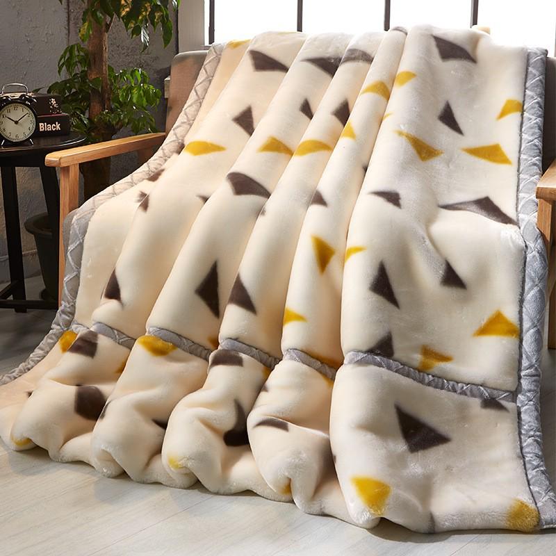E-commerce Thickened Double-Layer Raschel Blanket: Red Wedding, Office Nap, Sofa Cover