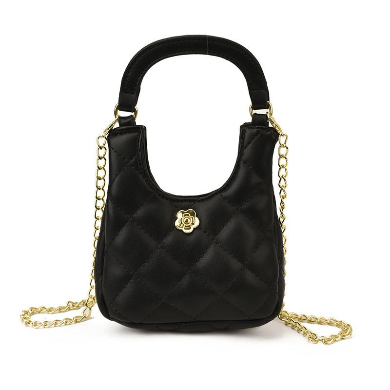 Womens Elegant Handheld Clutch With Chain Detail And Soft Hardness For Everyday Fashion чёрный