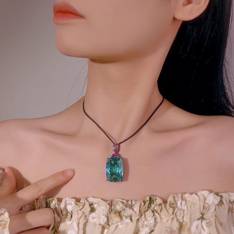 Jewelry Simulation Para Green Luxury Pendant Main Stone 20 * 28