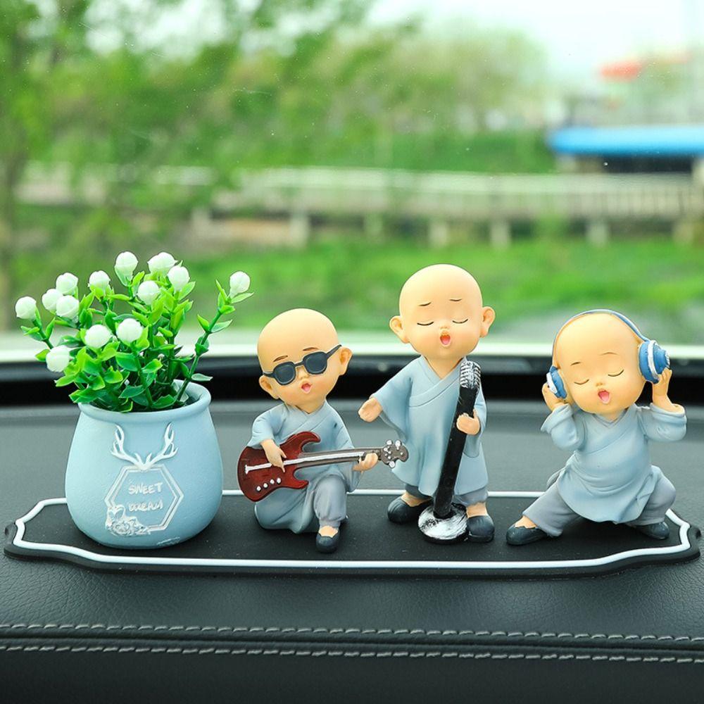 Resin Car Ornaments Band Figurines Monks Dolls Creative Monks Action Figure DashBoard Voiture