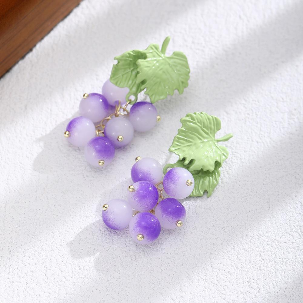 Retro French Mori Pastoral Stud Earrings Women'S Literary Purple Grape Earrings Light Luxury High-End Elegant Earrings