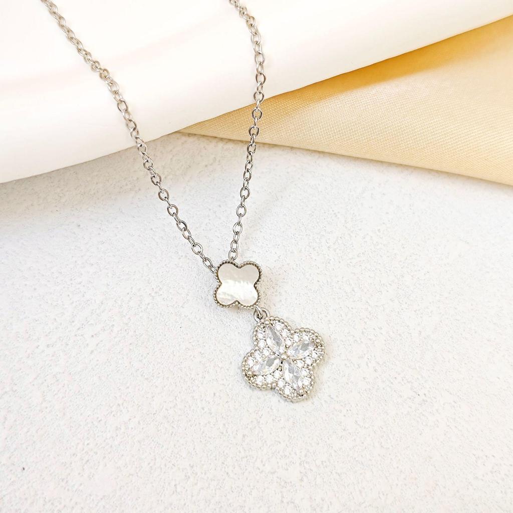 Women's Gold-Plated Copper Necklace: Luxury Fu Lu Pendant Clavicle Chain - Versatile Fashion Accessory