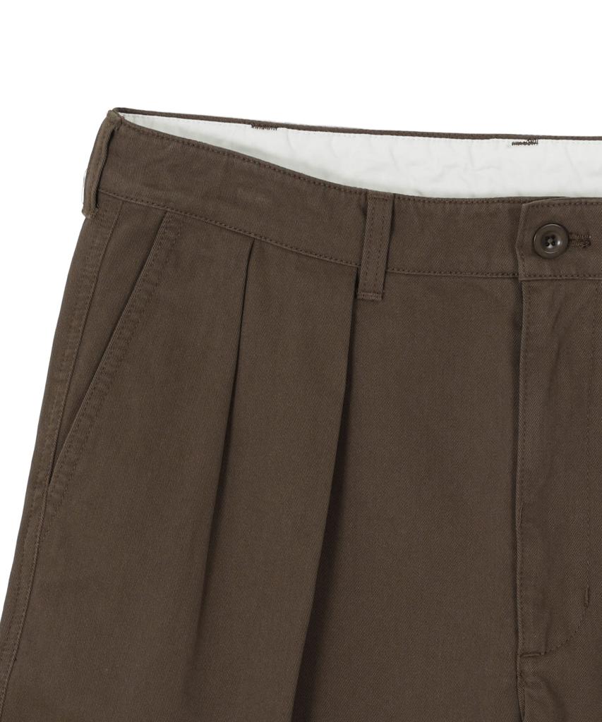 Yunibeosyeolobeolol Two Tuck Work Shorts Brown