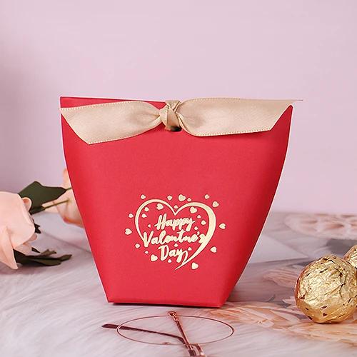 Valentine's Day Candy Box,chocolate Candy Packaging Bag, Decorated with Hot Stamping Hearts To Create a Festive Atmosphere