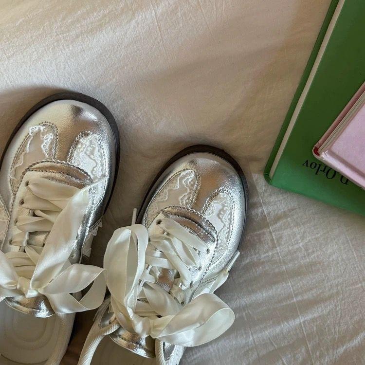 With skirt spring and autumn new casual sports board shoes retro lace training shoes