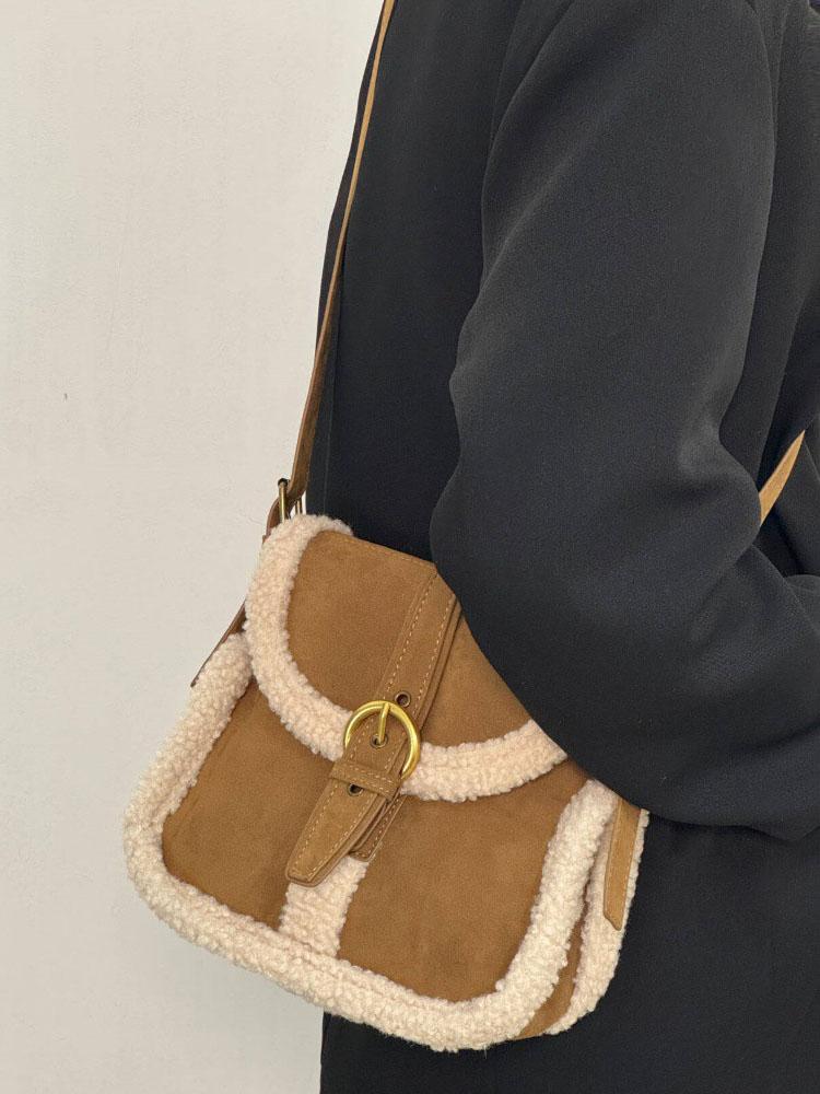Retro ctrasting fur bag for women 2026 new suede small square bag fashiable and versatile plush crossbody saddle bag trendy 20cm ltMax Length lt30cm светло-коричневого 3830₽