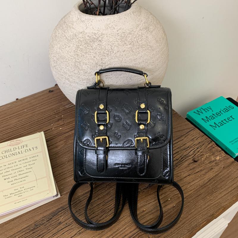 Backpack Women's Fashion Niche Design Portable Korean Version Casual School Bag Street Trend Student Lightweight Travel Backpack