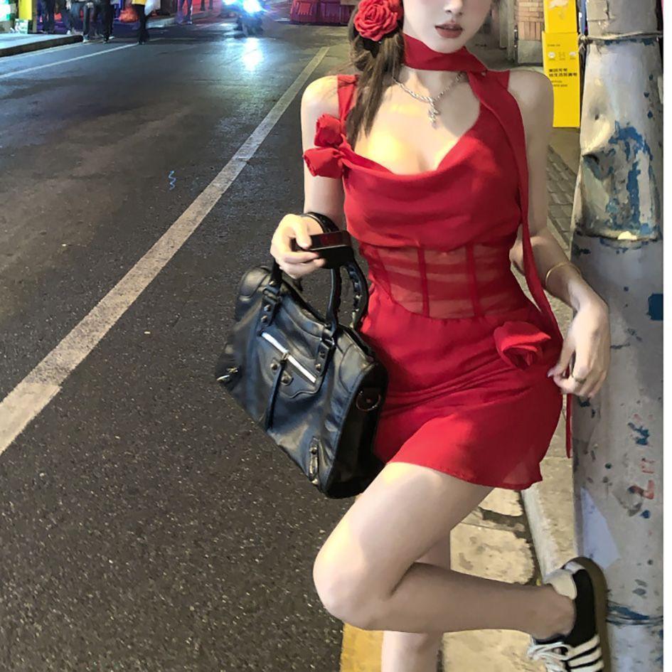 High-end sexy French pure desire flower suspender dress women's early spring royal sister temperament fishbone dress hip skirt