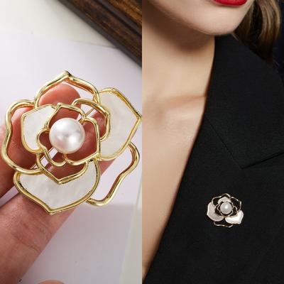 Fashion Versatile Corsage Brooch, High-End Female Anti-Light Fritillary Camellia Brooch, High-End Sense Niche Do Not Buckle