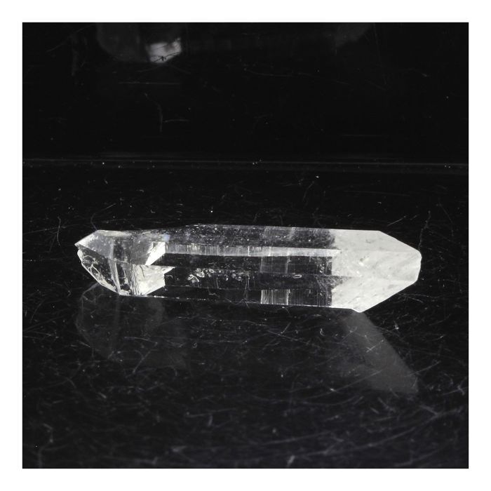 Pierres et Minéraux. Quartz biterminé. 6.50 ct. Puits Brides, La Gardette Mine, Bourg d'Oisans, France.