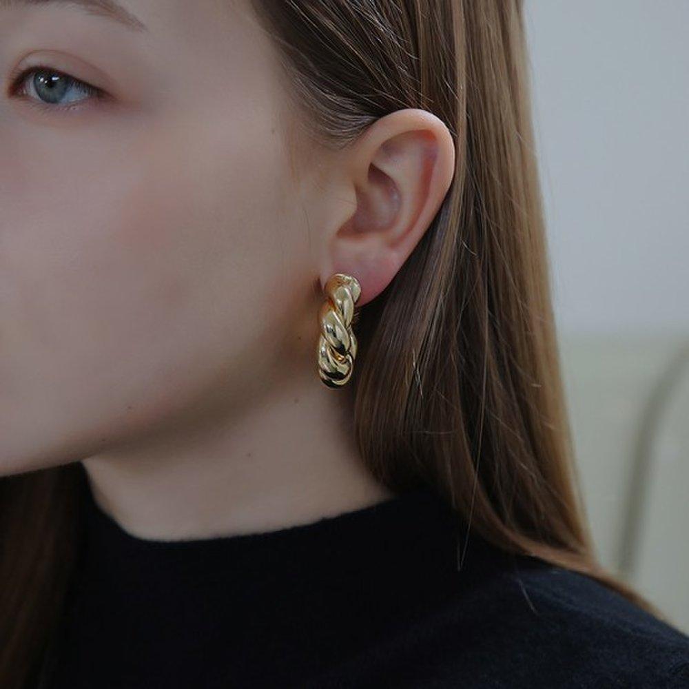 Lunette Twist Bold Earrings