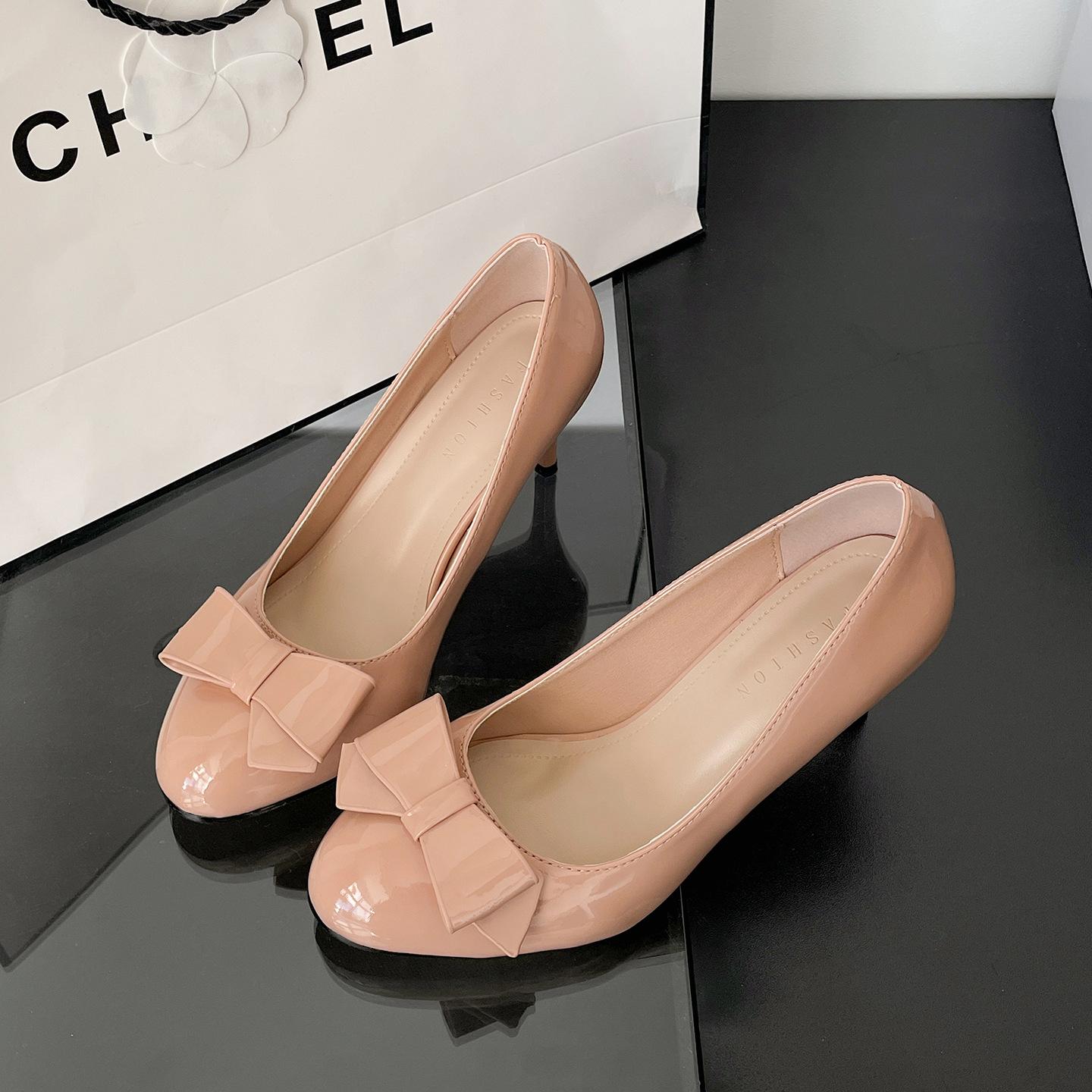 

Retro high-end French stiletto light mouth single shoes women s 2025 new autumn skirt versatile Mary Jane shoes 40