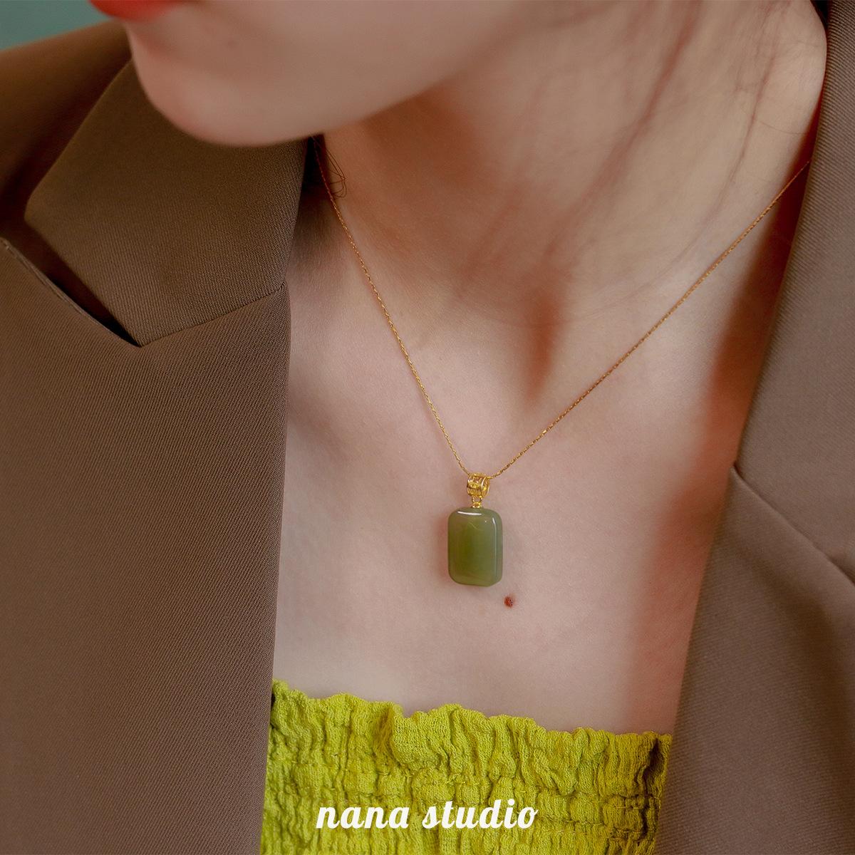 

Recommended Jewelry Wushipai Necklace for Women, Unique Design, Simple Pendant, Vintage Women s Collarbone Chain Slightly white version