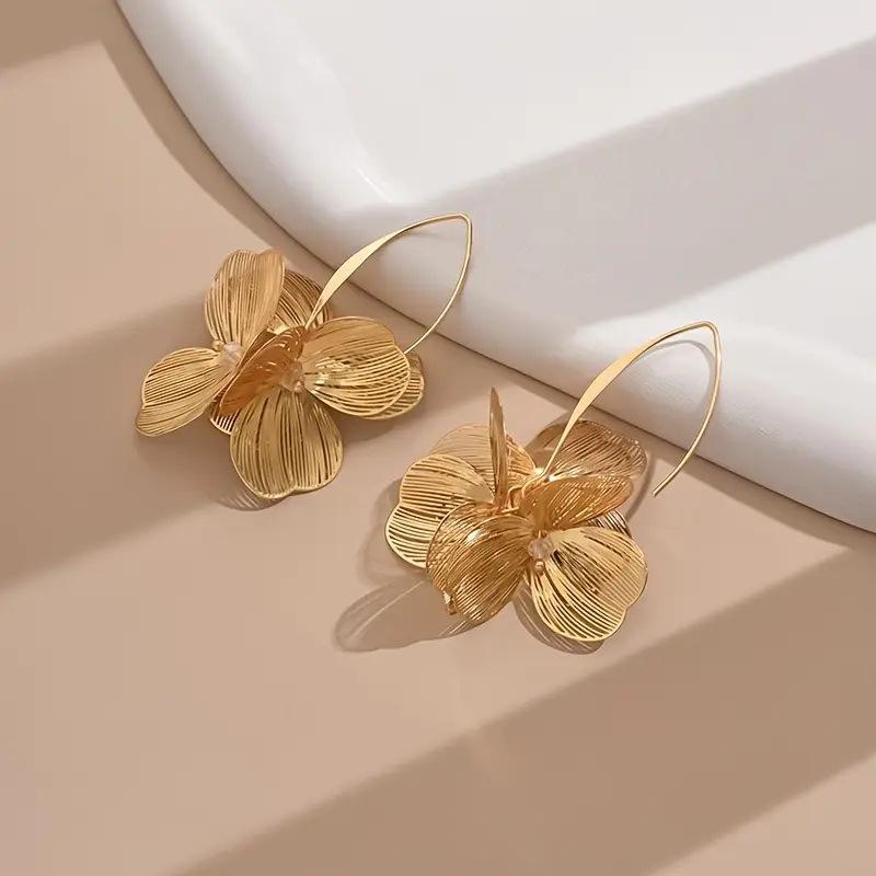 Vintage Gold Color Double-Layer Hollow Flower Hoop Earring for Women Punk Geometric Metal Ginkgo Leaf Earrings Jewelry Gifts