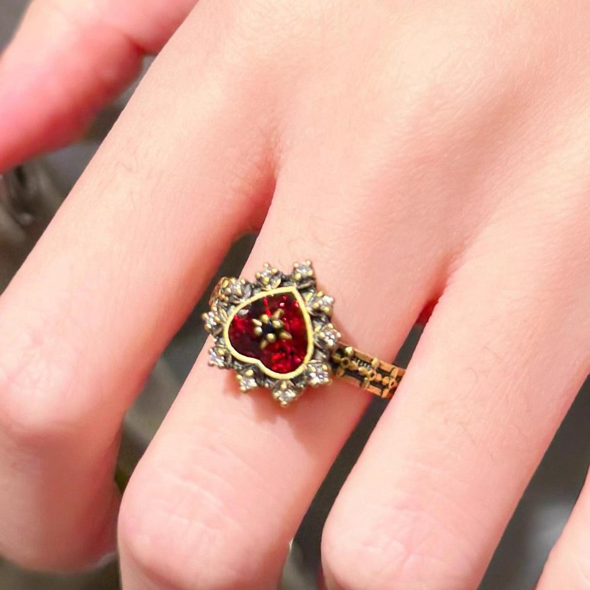 

Vintage ruby heart-shaped sets exquisite fine hip-hop punk style high-end bronze-colored necklace bracelet red ring