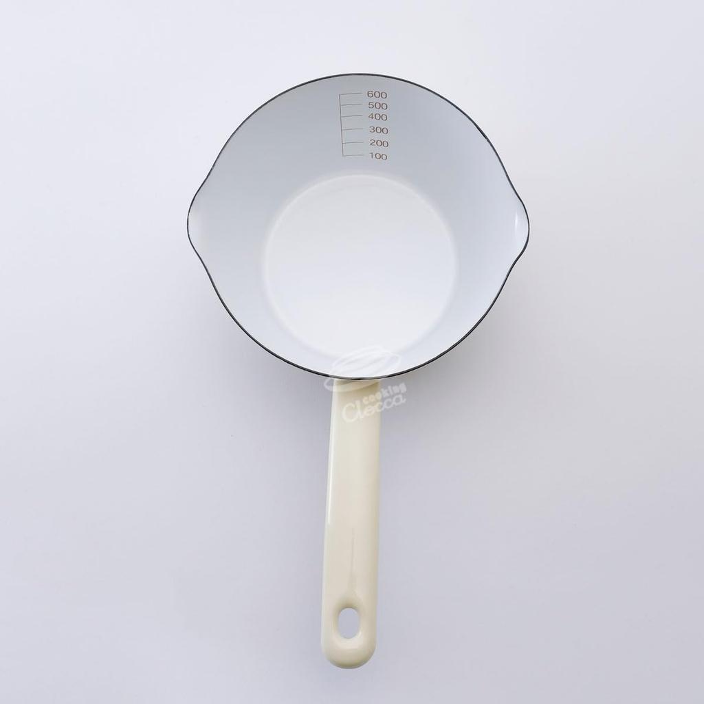 Fuji Enamel Double-Spout Milk Pan with Graduations, 14cm, 0.8L, Gas/Induction Compatible, Enamel Saucepan (Vanilla)