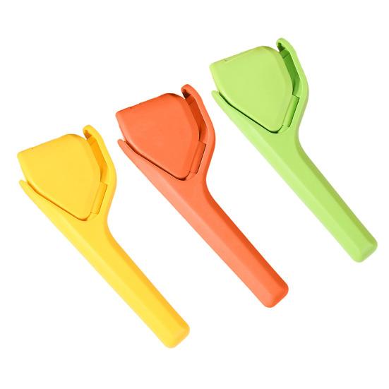 Lemon Squeezer Manual Juicer Stainless Steel Handheld Citrus Juicer for Lemon Lime Orange Effortless Lever Design Portable Juicer for Kitchen