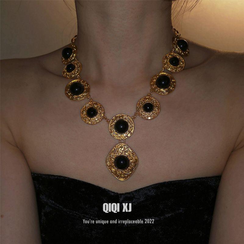 

Fashion Mid-Ancient Vintage Luxury Geometric Necklace Sweet Cool Sexy Punk Exaggerated Niche Style Sweater Chain Trendy Women Default
