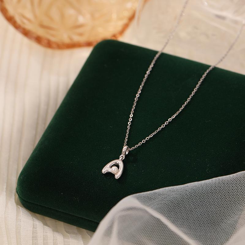 Banyan Tree S925 Silver Alphabet Pendant Necklace - Minimalist Clavicle Chain for Women, Fashionable and Versatile.