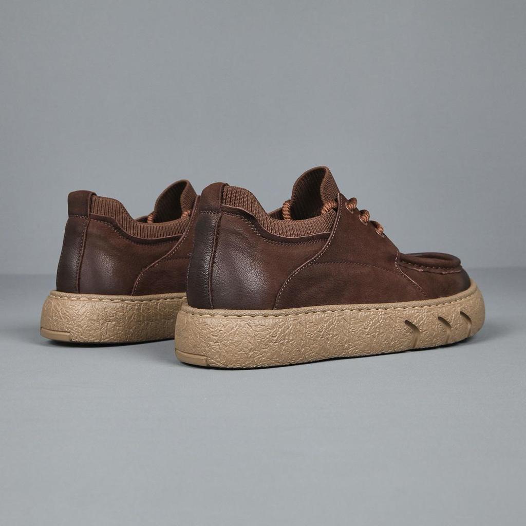 2025 High-End Cowhide Casual Sneakers: Genuine Leather, Thick Breathable Sole, Versatile Trendy Design for Workwear.