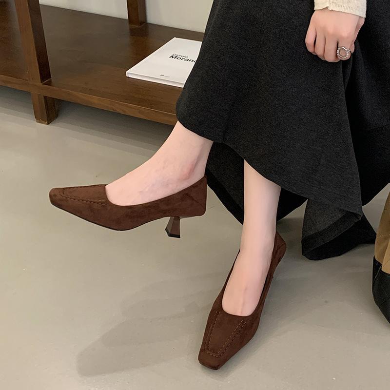 

High heels women s autumn square head Mary Jane women s shoes one-pedal stiletto shoes commuting light mouth single shoes 41 коричневий