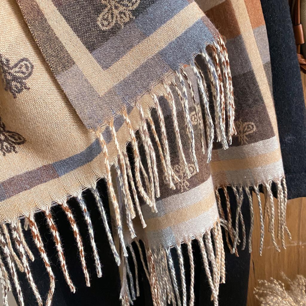 Kleiner Bienen-Spleißschal Mode Jacquard-Dekoration Imitation Kaschmir Doppelseitiges Temperament Vielseitiger Schal Schal