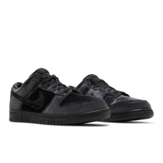 

Nike Dover Street Market x Dunk Low Black Velvet DH2686-002 EU 36 чёрный