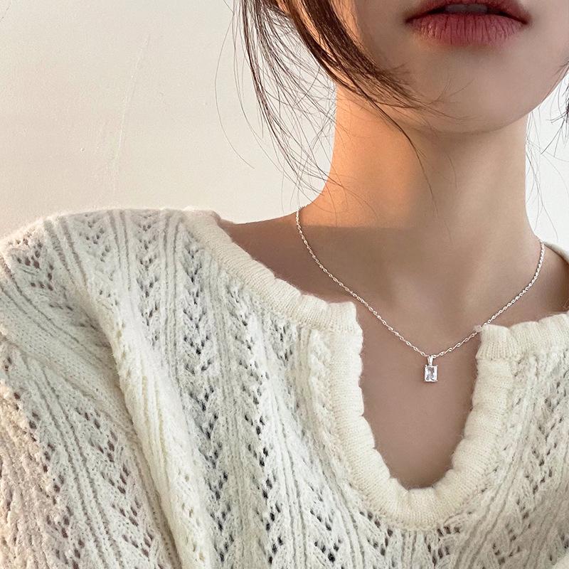 

2023 Korean Luxury Zircon Necklace – Elegant, Versatile Design for Women