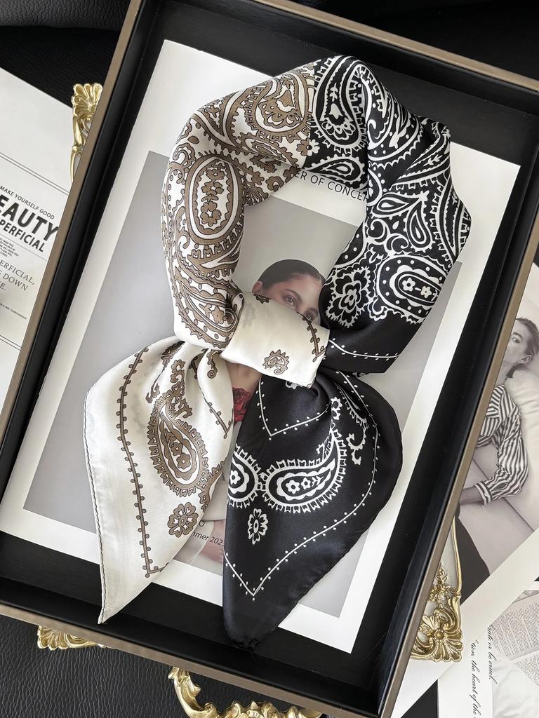 Vintage Chain Print Satin Square Scarf Soft Lightweight Women’s Fashion Accessory for Hair Neck Shawl Elegant Hair Scarf