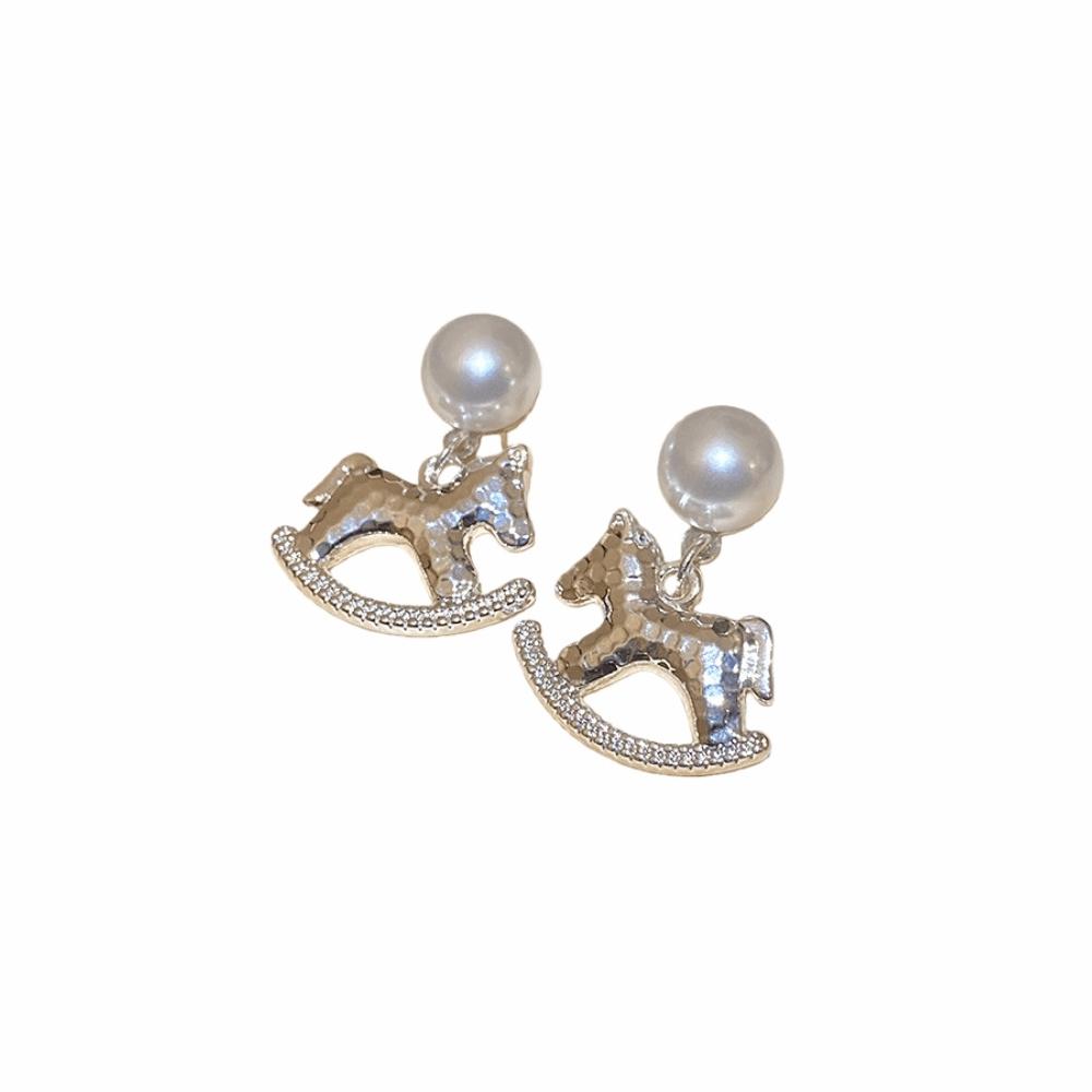 

Fashion Jewelry Pearl Zodiac Pony Earrings Chinese Horse New Year Drop Earrings New Year Gift серебряный