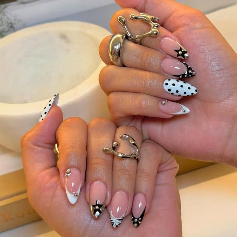 24 Pcs Black Polka Dot Short Round Fake Nails Simple Wearable French Tip Press On Manicure Set For Women