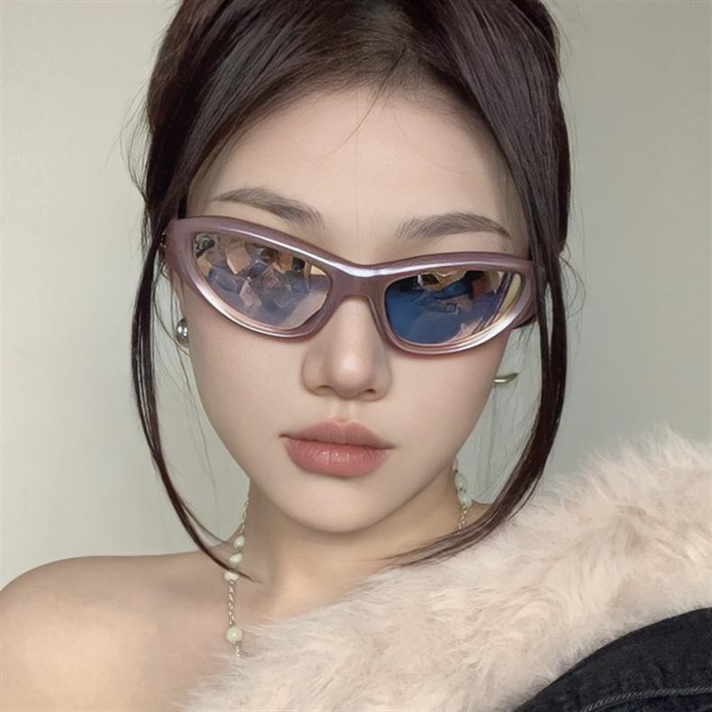 Sweet Cool Y2K Cyberpunk Futuristic Sunglasses Women Men High-end Style Photo Projection UV Protection Fashion Sun Glasses