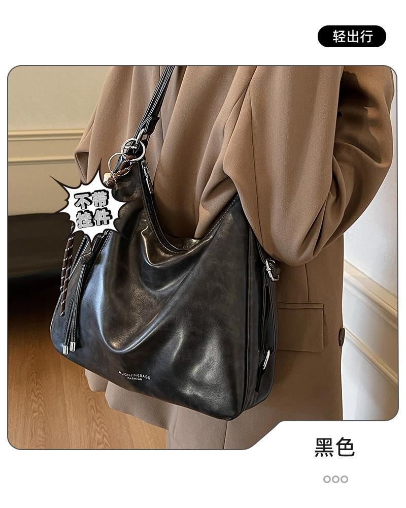 Crossbody Bag Retro Large-capacity Underarm Shoulder Commuter Women's Bag 2025 New Light Luxury Niche High-end Tote Bag