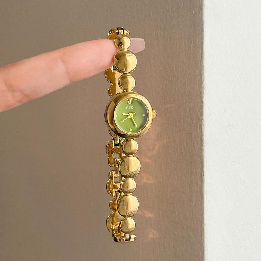 Retro Luxury Encore Red Bracelet-Style Woman Watches with Small Dial, Stainless Steel Band, Water-Resistant Quartz Movement Gift