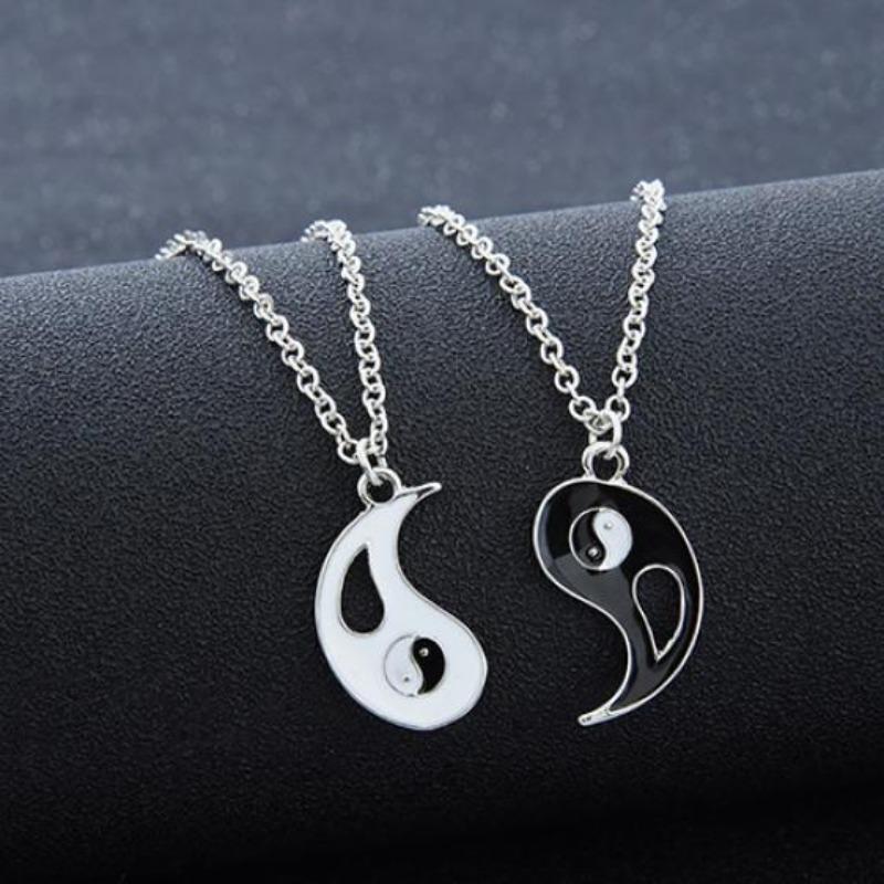 2Pcs/Set Best Friends Tai Chi Yin Yang Hollow Pendant Split Matching Necklace