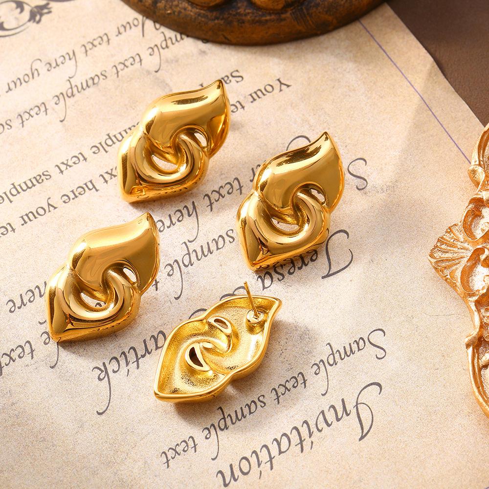 Style Simple Personality Peach Heart Double Ring Buckle Love Earrings Fashionable Retro 18K Gold-Plated Titanium Steel Stud Earrings