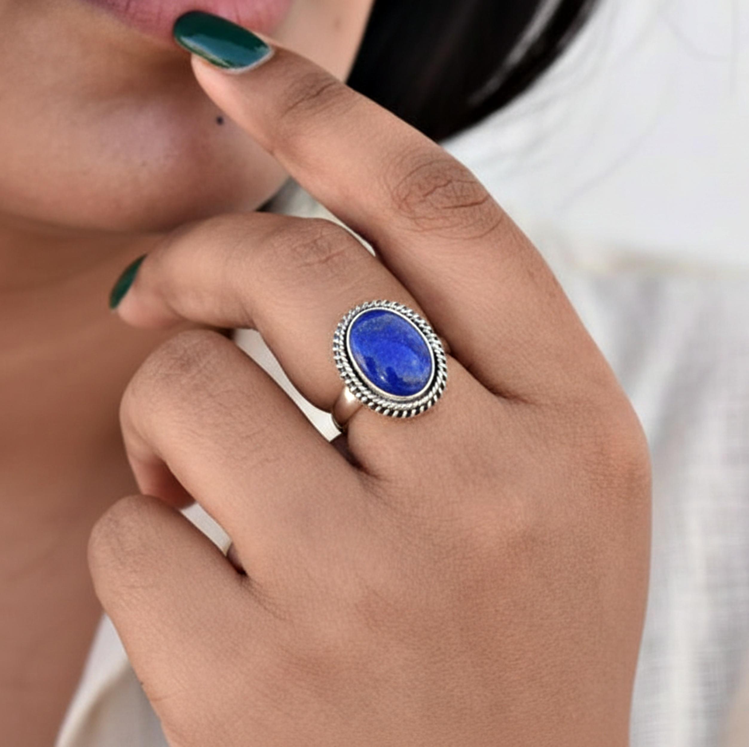 

Кольцо-заявление из синего лазурита, серебро 925 пробы, овальный лазуритовый кабошон, минималистичные украшения в стиле бохо 12 серебряный