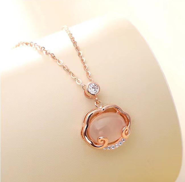 Ruyi Ping An Longevity Lock Necklace for Women – Trendy Chinese Style Pendant and Collarbone Chain, Perfect Birthday Gift for a Best Friend