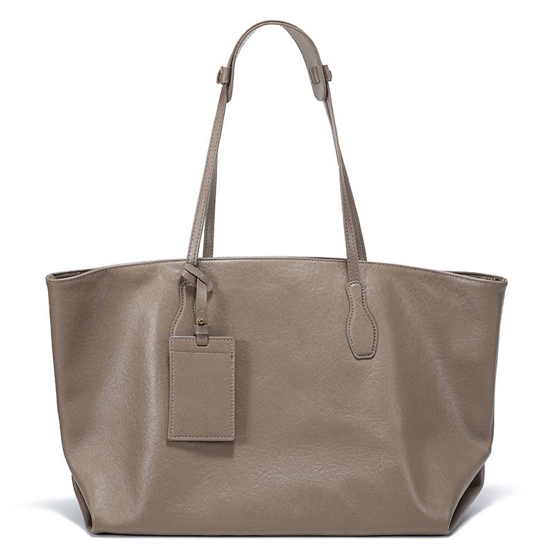 

Retro 2026 Vegetable-Tanned Cowhide Tote Bag - Large Capacity Genuine Leather Shoulder & Underarm Bag