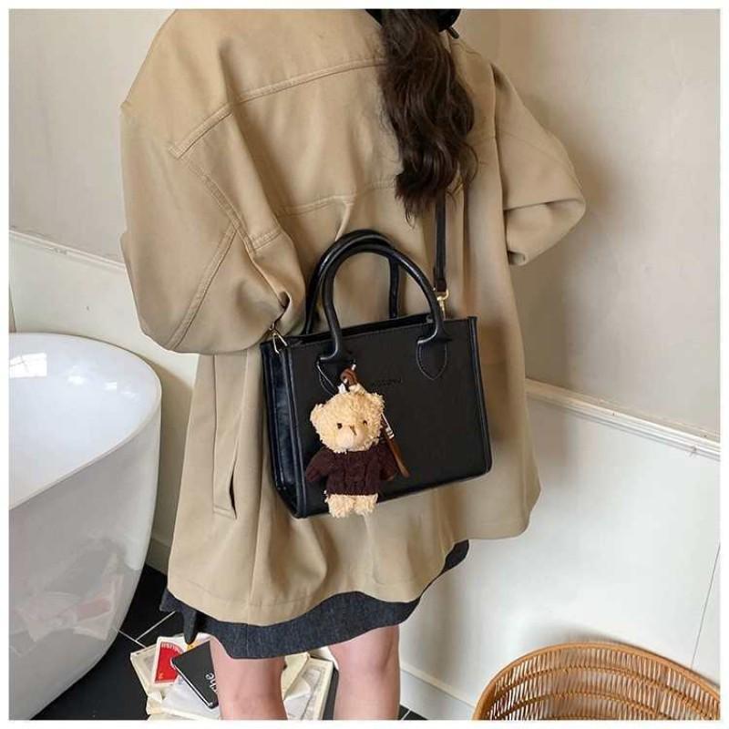 

High-end Small Bag Women s Retro Fashion All-matching Cross-body Super Hot Portable Carry 23x8x19 single package чорний