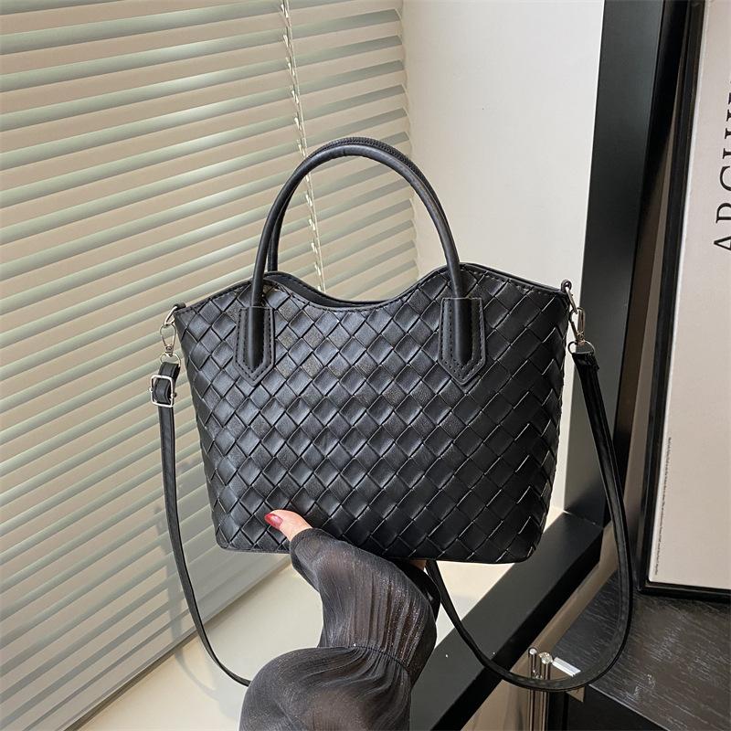 

Модная сумка Новая ретро плетеная узорная трендовая большая вместимость универсальная на плечо сумка-мессенджер