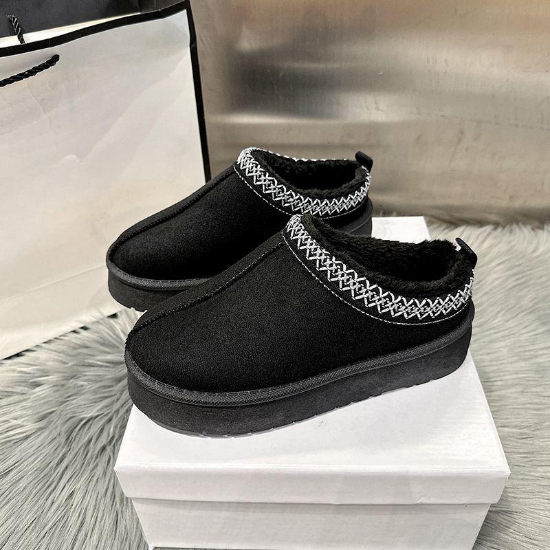 

Женские зимние ботинки на толстой подошве 2024 года, новые зимние теплые полутапочки на толстой подошве, женская хлопковая обувь 40 чёрный