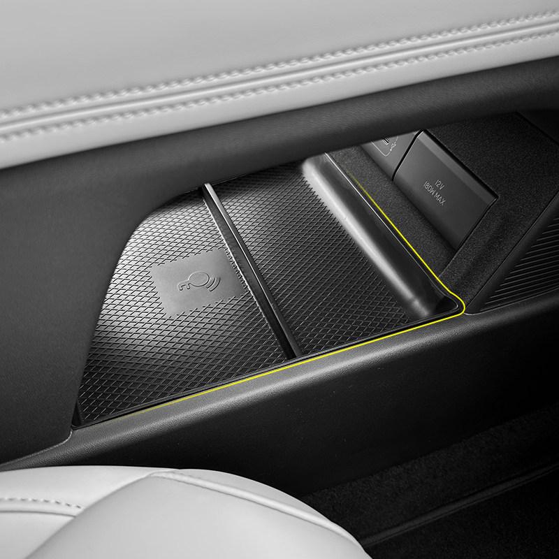 Central Control Lower Storage Box for XPENG G6 2026 TPE Storage Tray Internally Clean Waterproof Wear-resistant Car Accessories