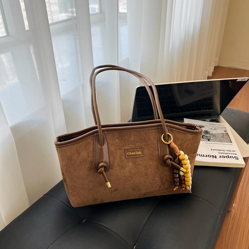 Retro Wildleder-Tasche mit großem Fassungsvermögen, neue vielseitige Damen-Schulter-Unterarmtasche für Pendler, tragbar