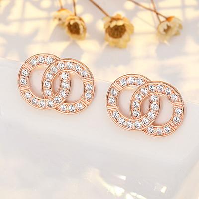 Xiaoxiangfeng, Japanese and Korean Exquisite Temperament Interlocking Stud Earrings Ins Wind Elegant and Sweet Earrings