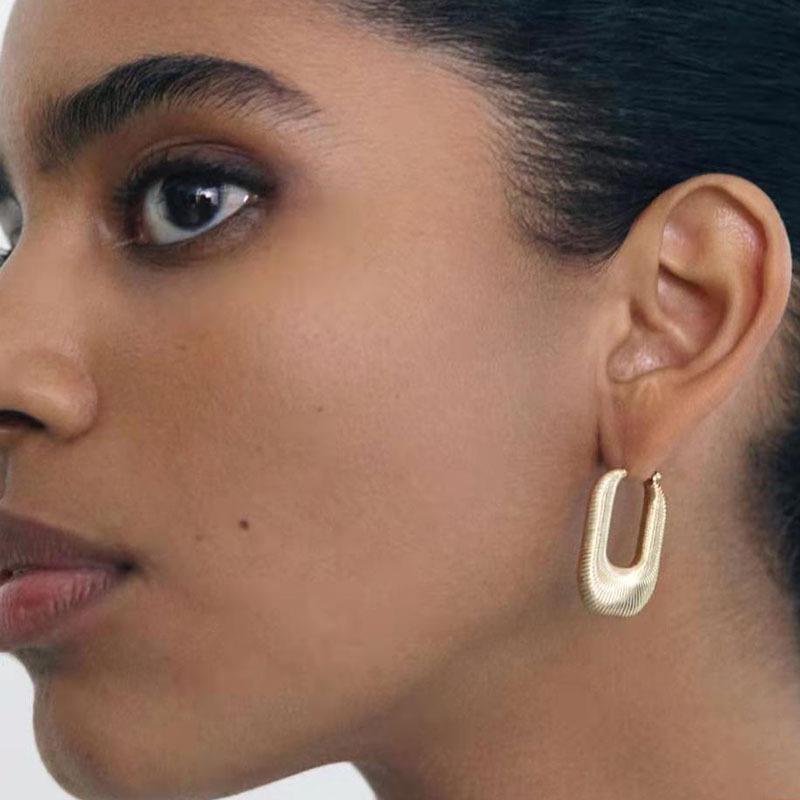 18K Gold U-Shaped Titanium Steel Earrings for Women - Inspired by European and American Internet Celebrity Bloggers