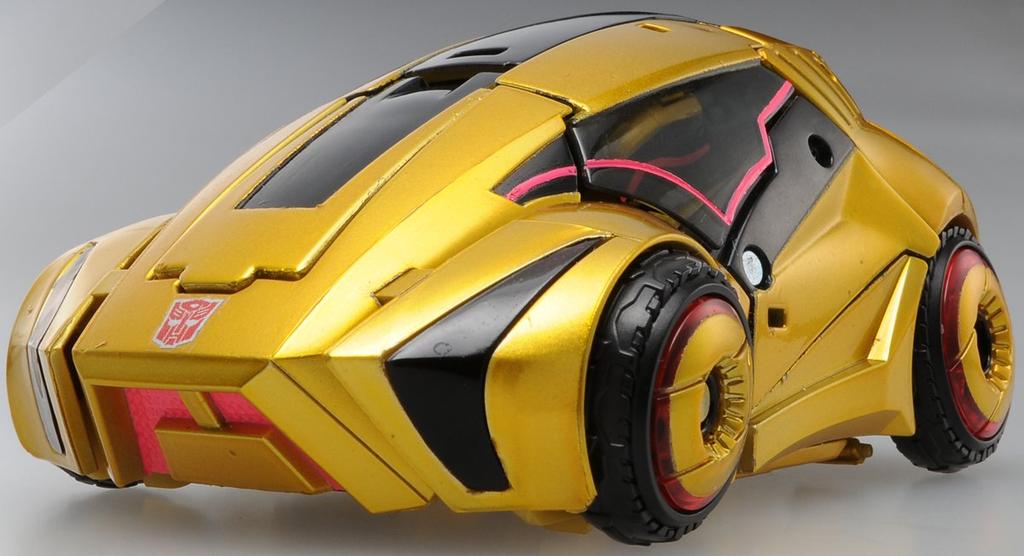 Transformers UN02 TF United Bumblebee Cybertron Mode