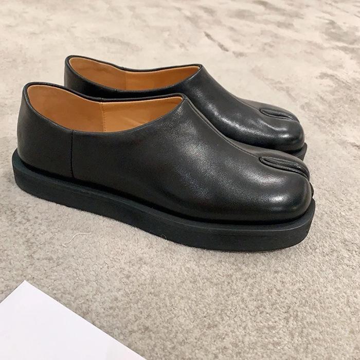 Unisex Tabi Split-Toe Low-Top Slip-On Shoes